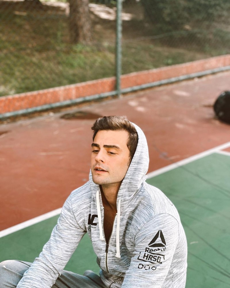 bilal yigit kocak in tenis kortundan yaptigi paylasim gundem oldu her halinle cekicisin